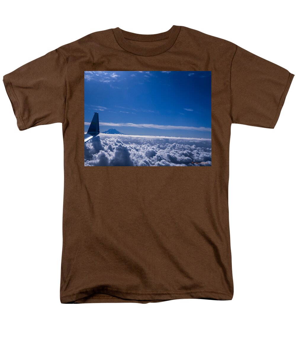 Above the clouds - Men's T-Shirt (Regular Fit)