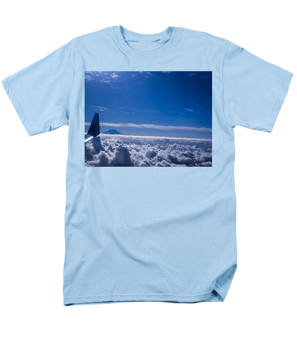 Above the clouds - Men's T-Shirt (Regular Fit)