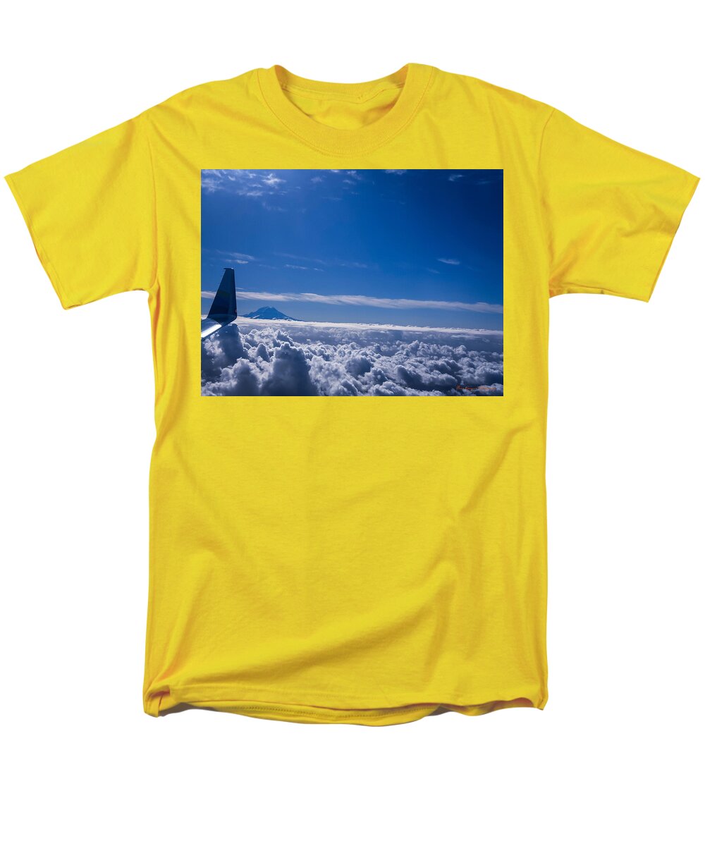 Above the clouds - Men's T-Shirt (Regular Fit)