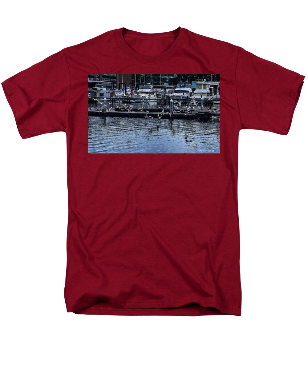 Birds at the Dock - Men's T-Shirt (Regular Fit)