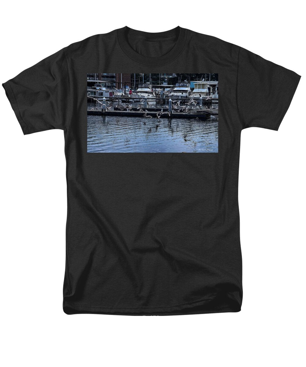 Birds at the Dock - Men's T-Shirt (Regular Fit)