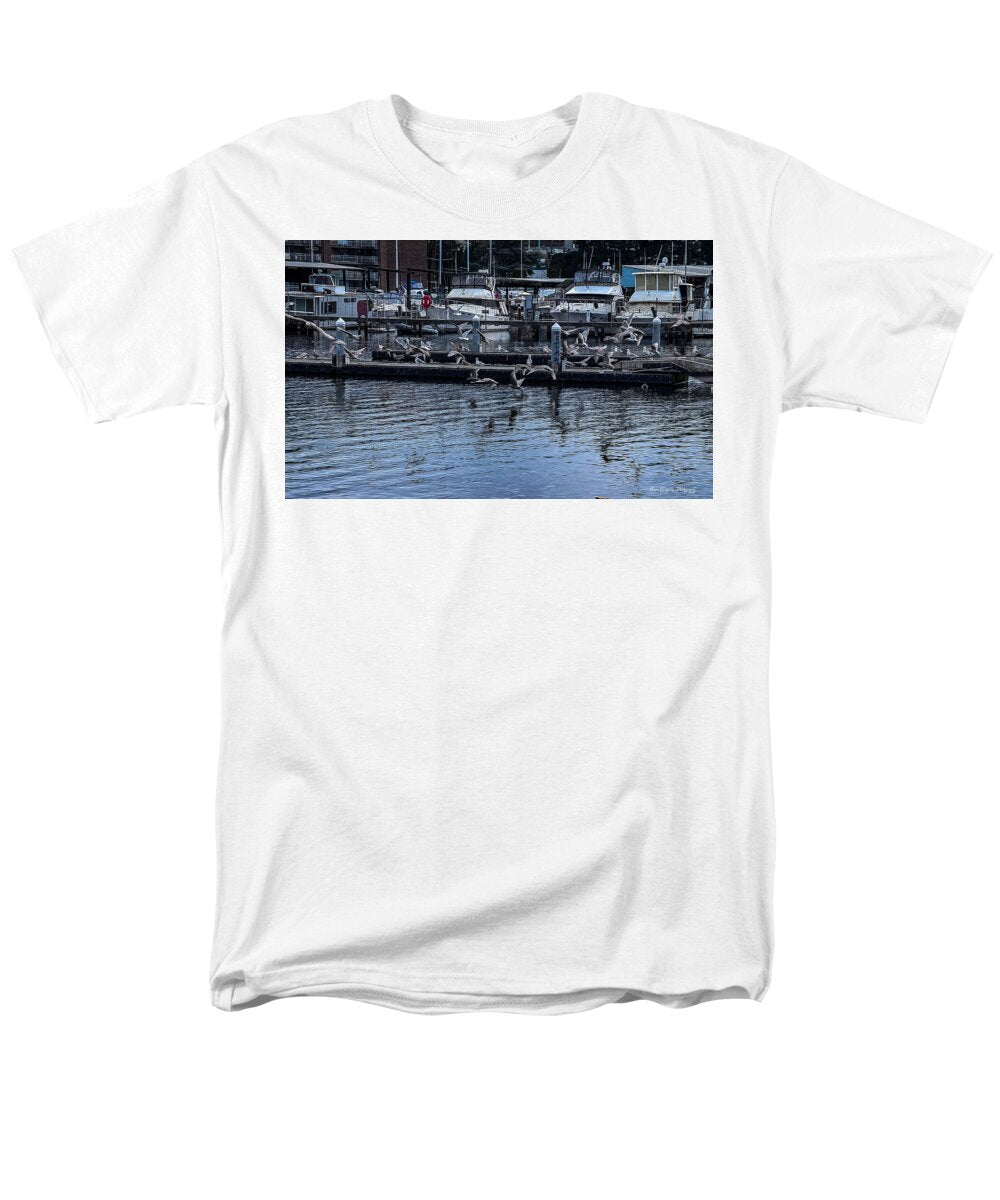 Birds at the Dock - Men's T-Shirt (Regular Fit)