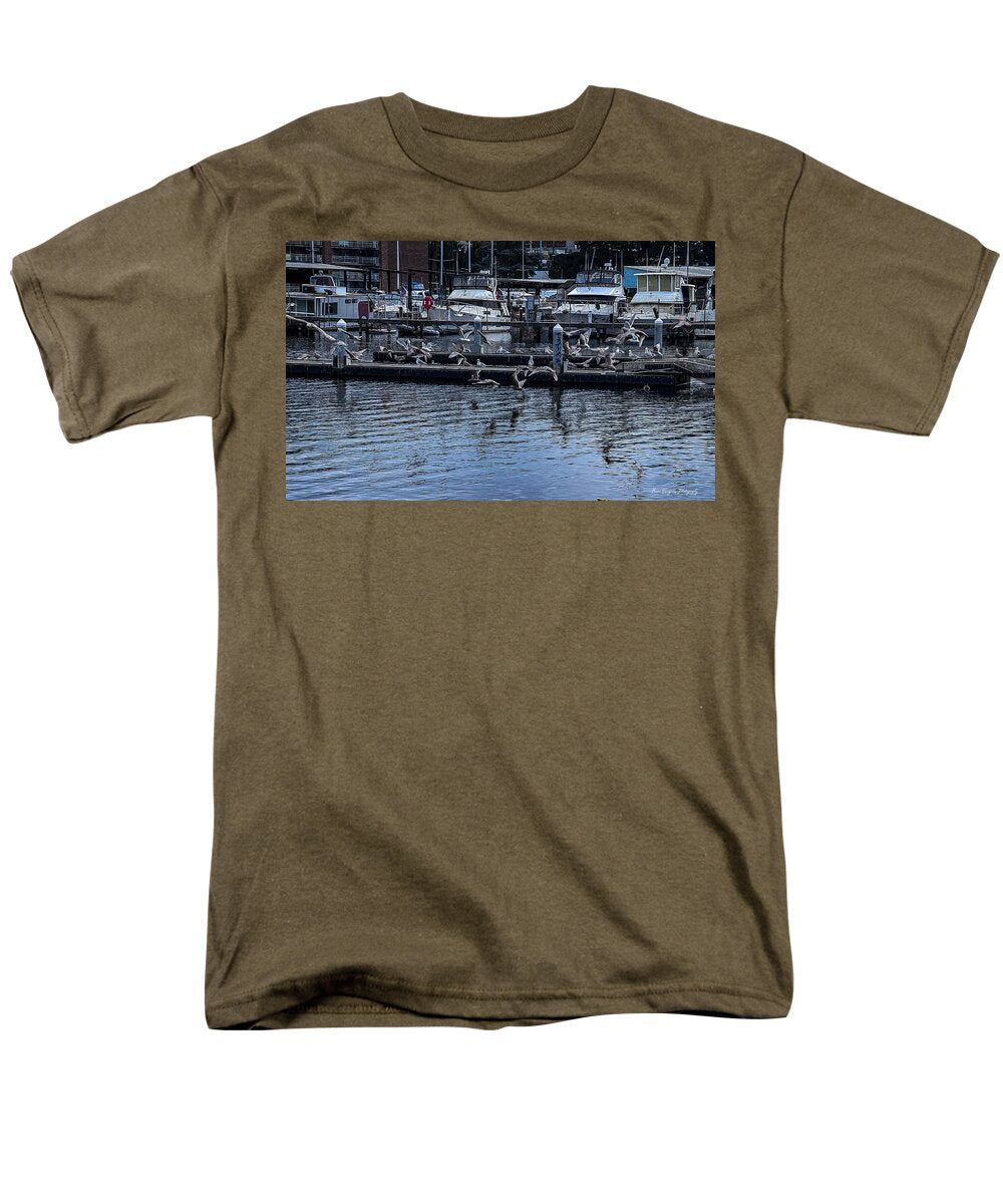 Birds at the Dock - Men's T-Shirt (Regular Fit)
