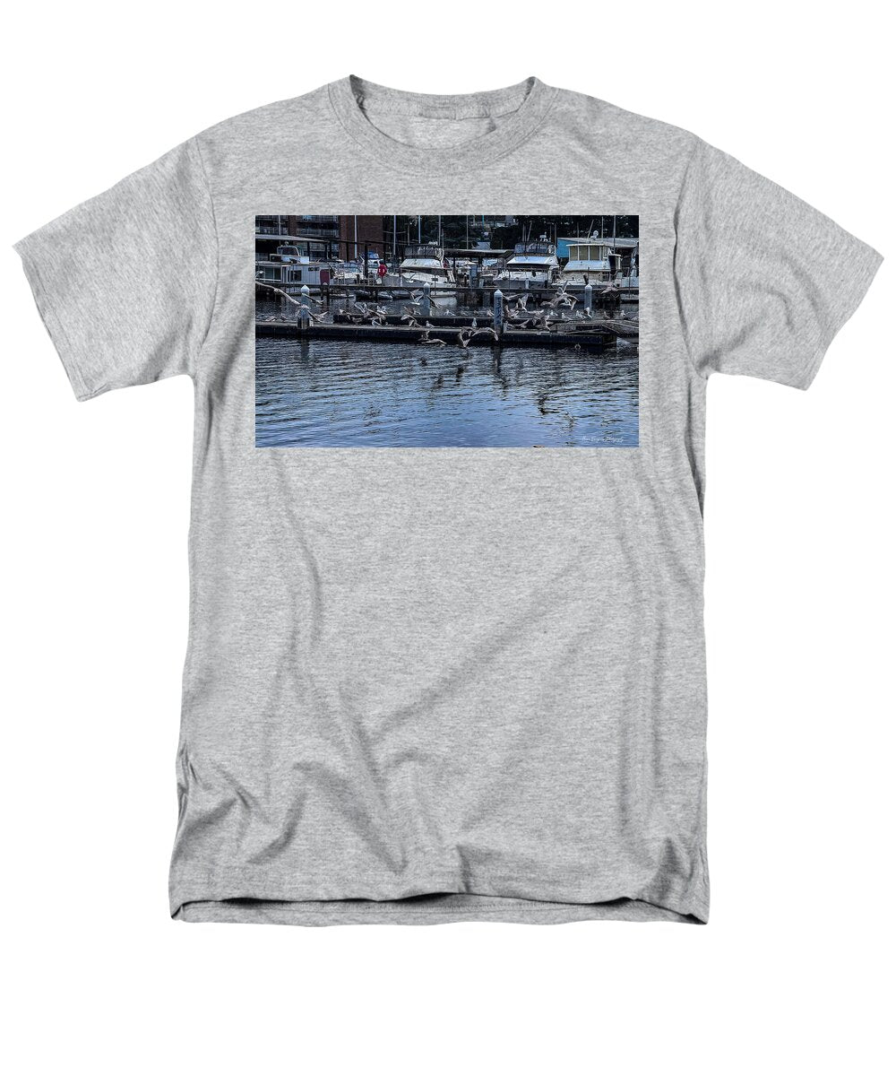 Birds at the Dock - Men's T-Shirt (Regular Fit)