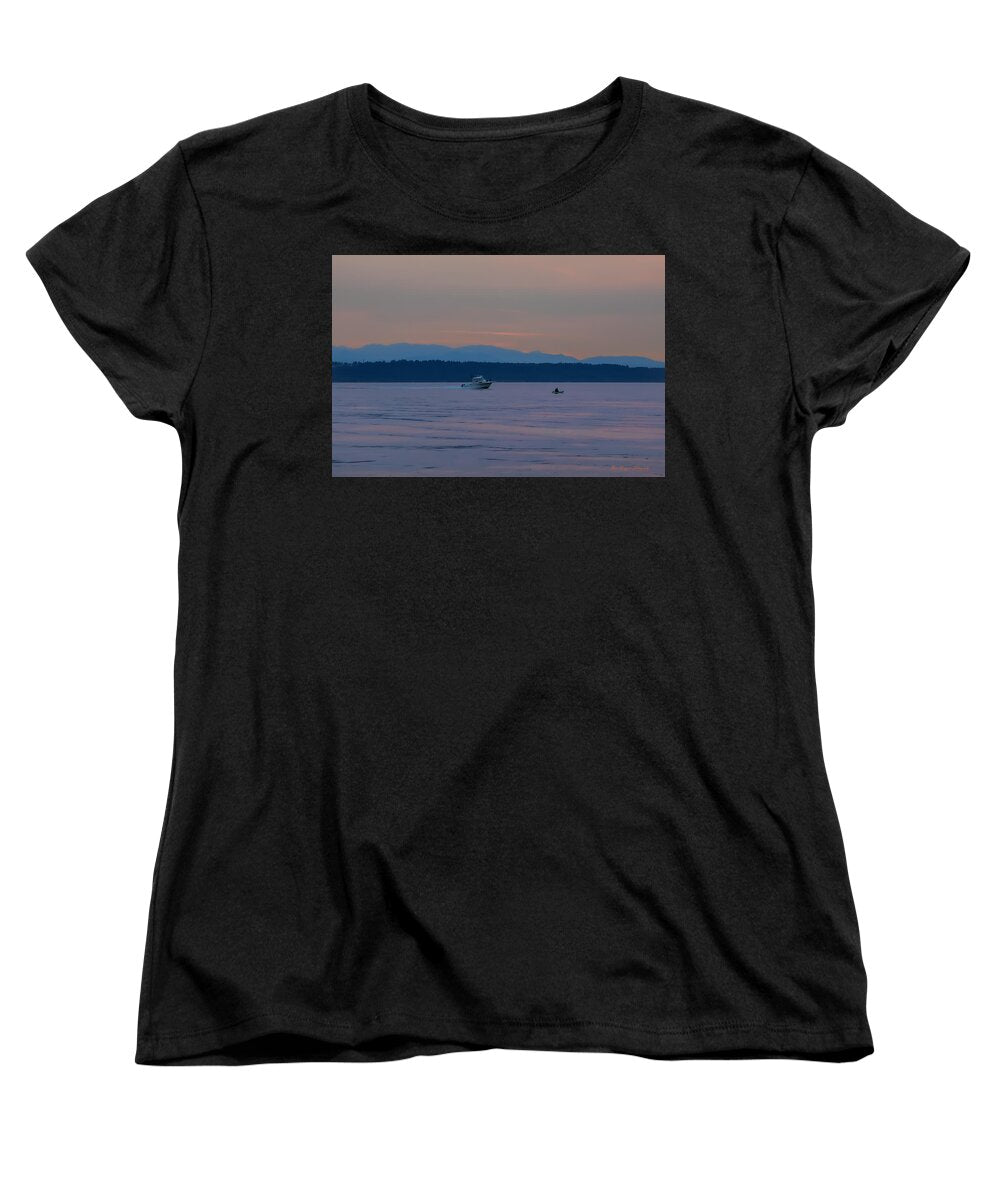 Boating at sunset - Women's T-Shirt (Standard Fit)