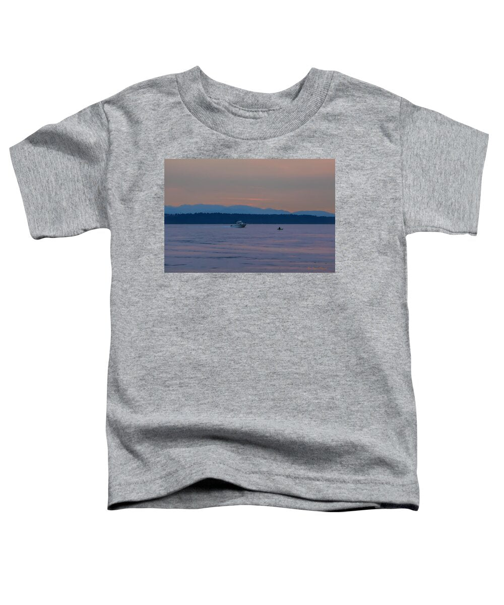 Boating at sunset - Toddler T-Shirt