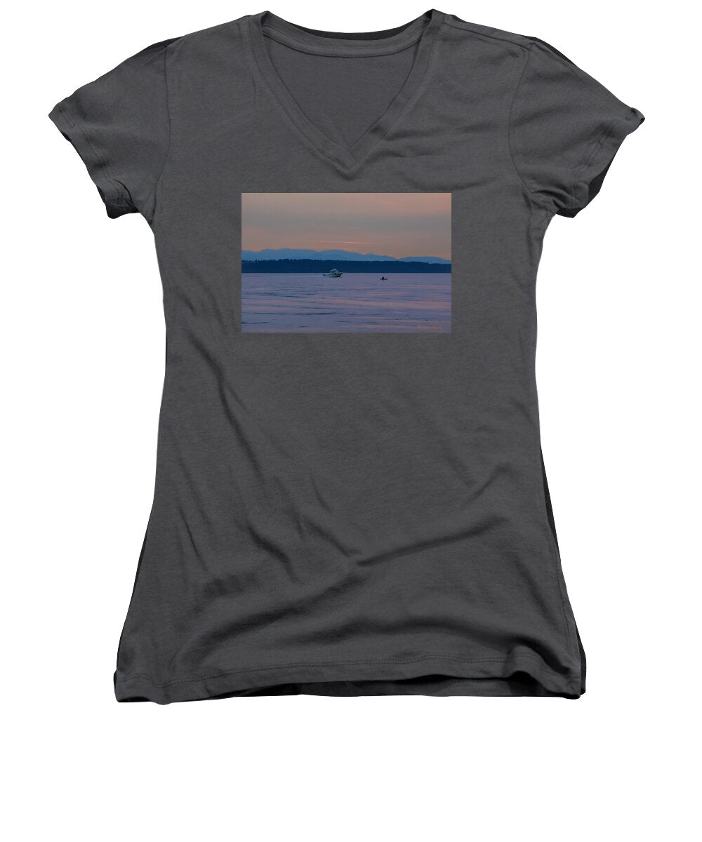 Boating at sunset - Women's V-Neck