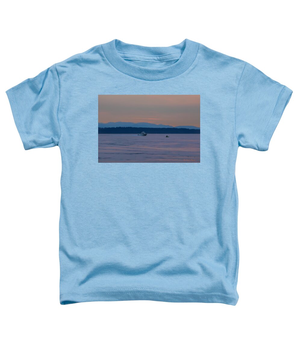Boating at sunset - Toddler T-Shirt
