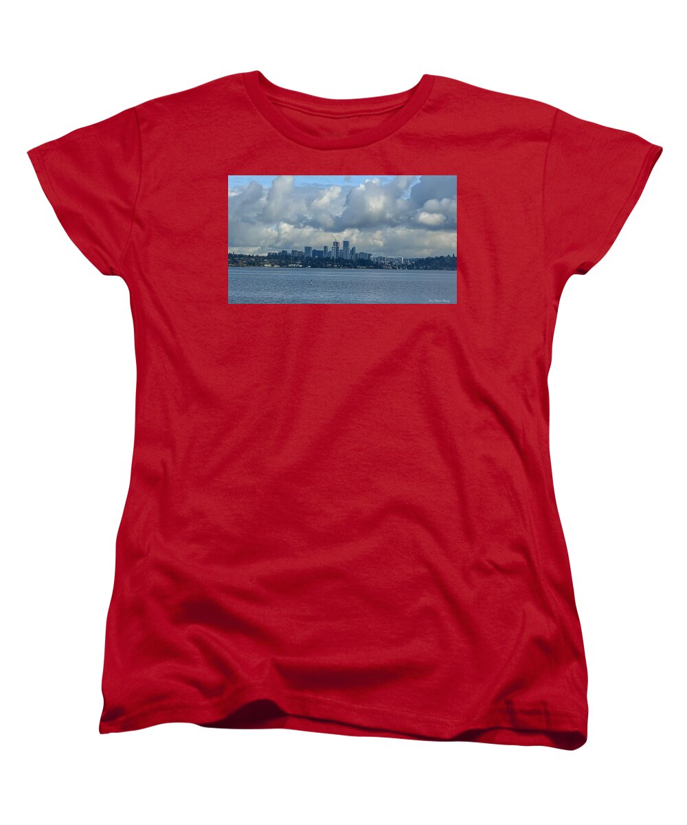Clouds above the city - Women's T-Shirt (Standard Fit)