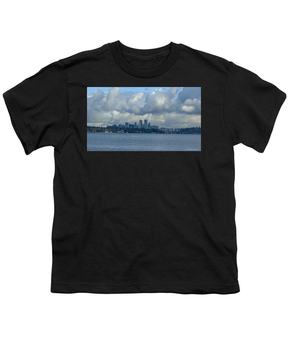 Clouds above the city - Youth T-Shirt