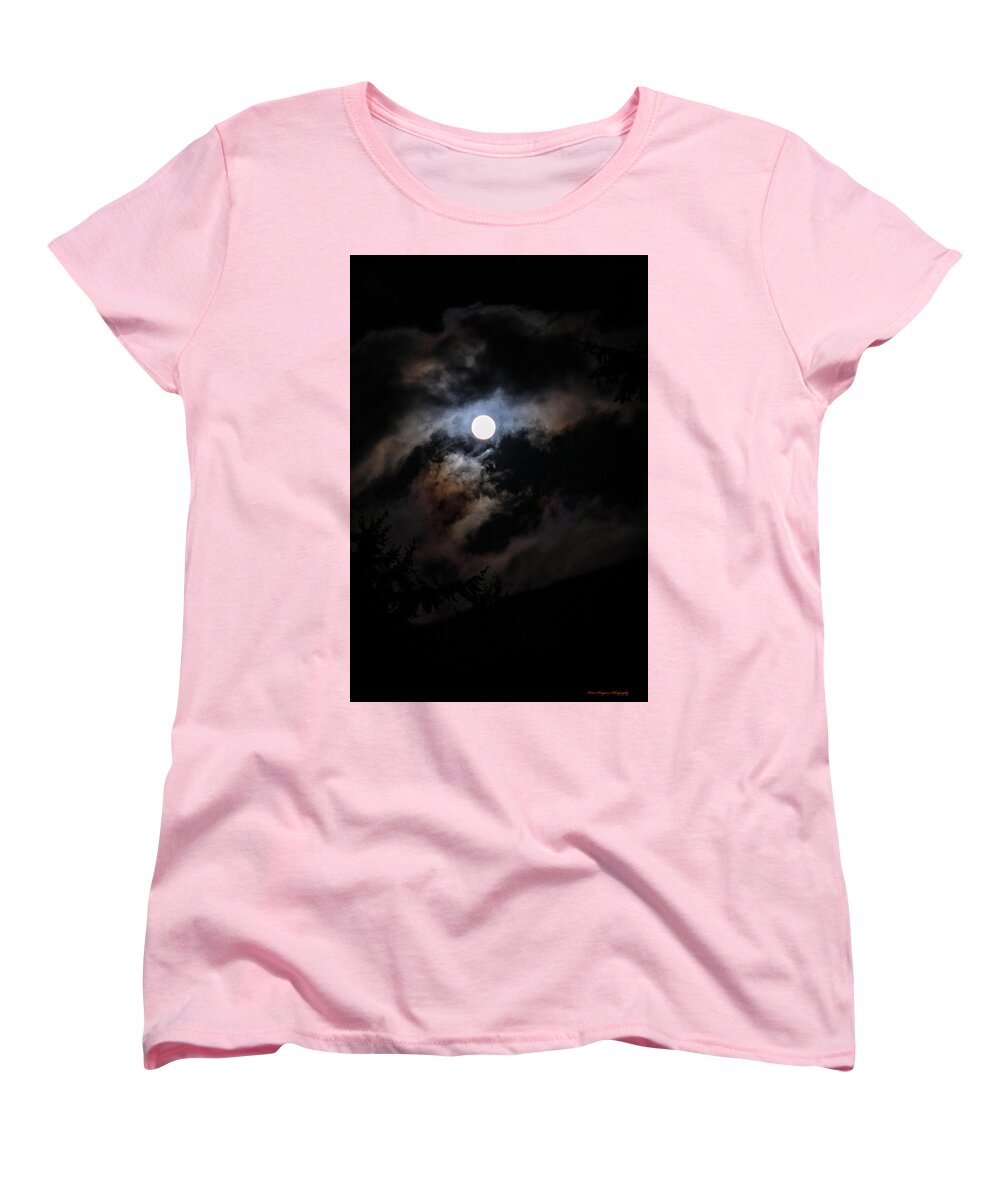 Clouds around the moon - Women's T-Shirt (Standard Fit)