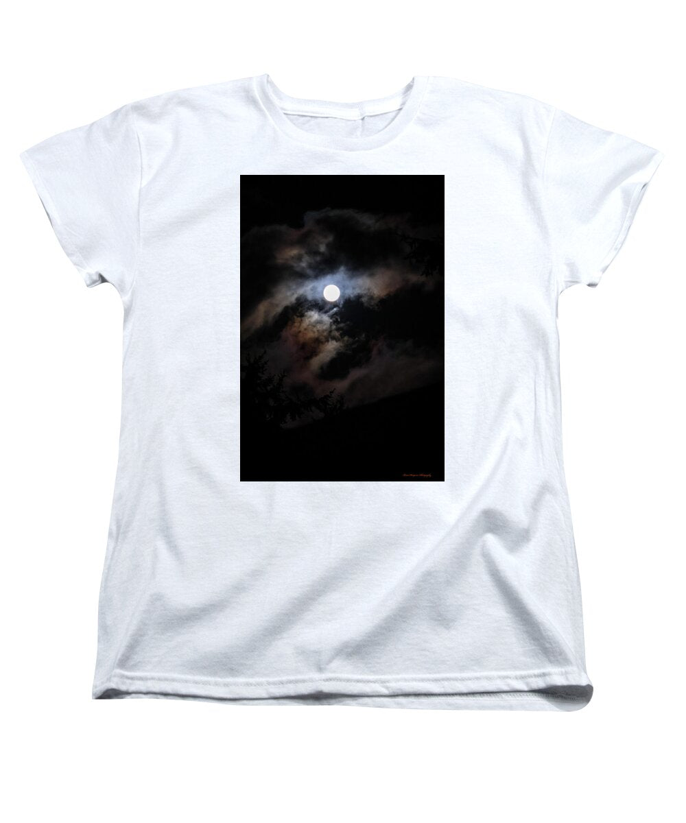 Clouds around the moon - Women's T-Shirt (Standard Fit)