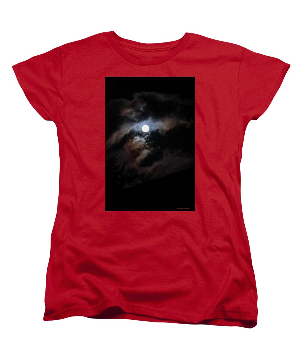 Clouds around the moon - Women's T-Shirt (Standard Fit)