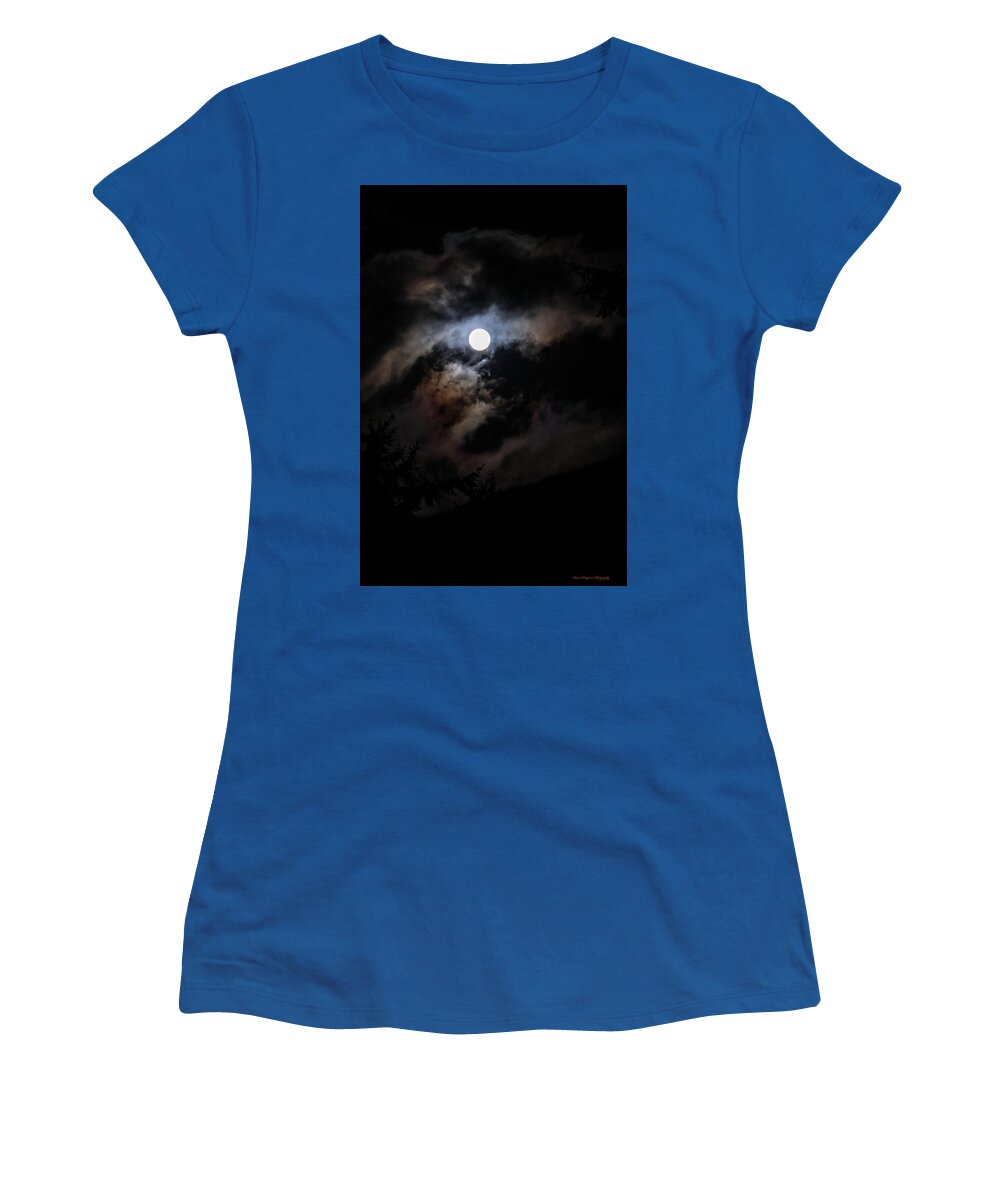Clouds around the moon - Women's T-Shirt