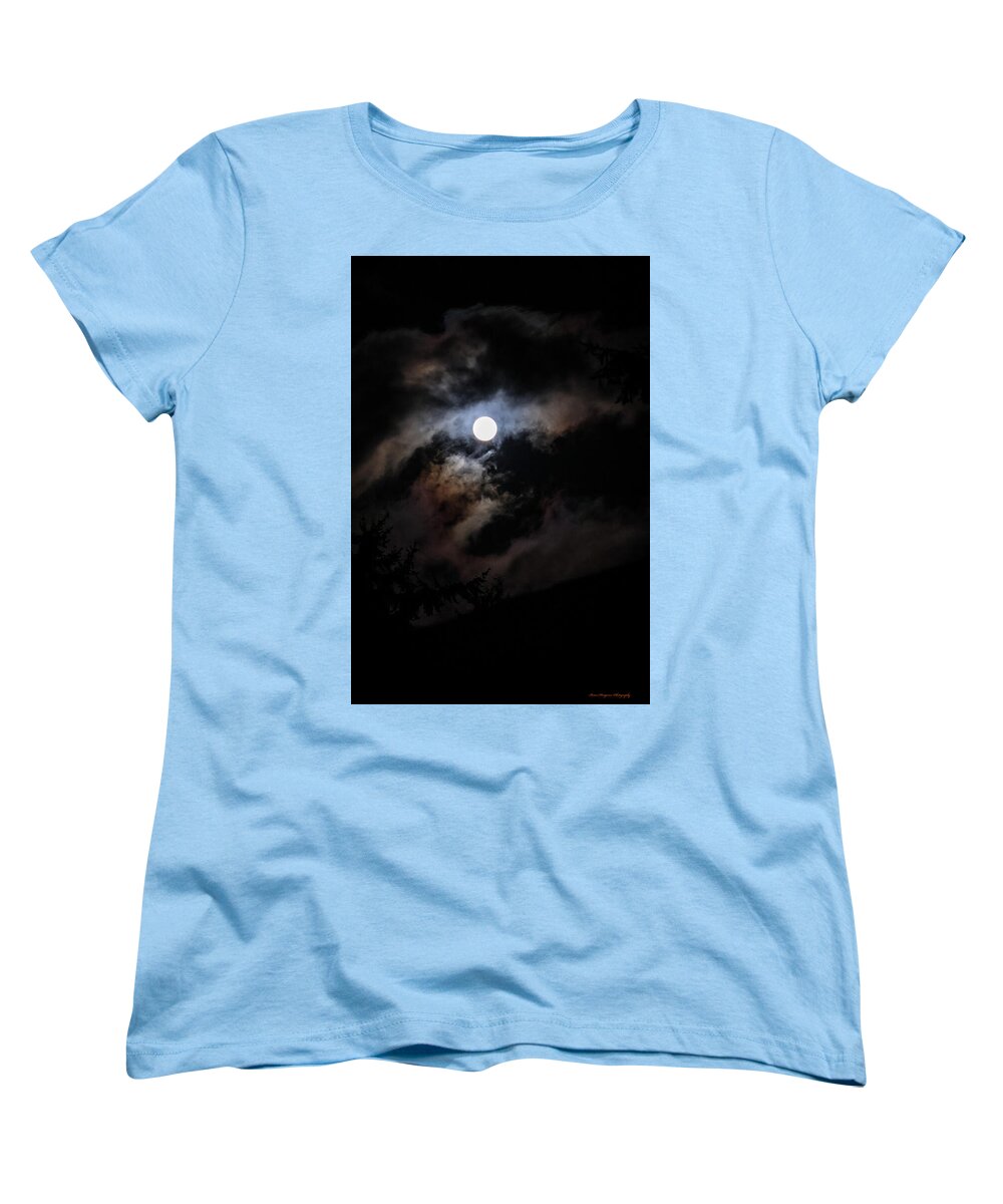 Clouds around the moon - Women's T-Shirt (Standard Fit)