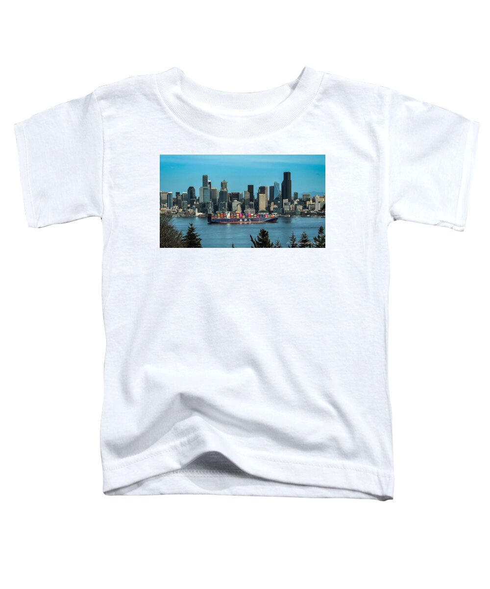 Container ship going into port - Toddler T-Shirt