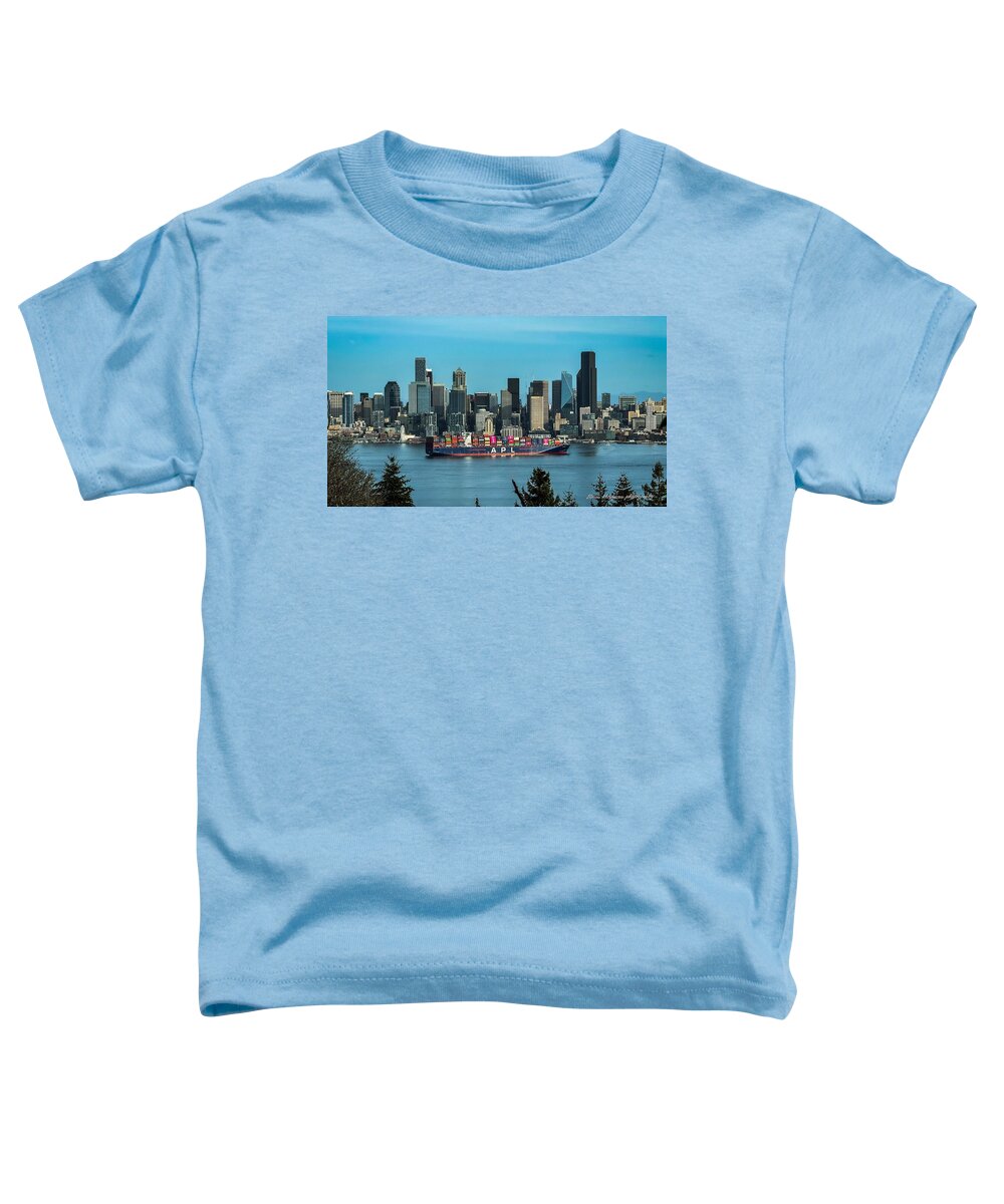 Container ship going into port - Toddler T-Shirt