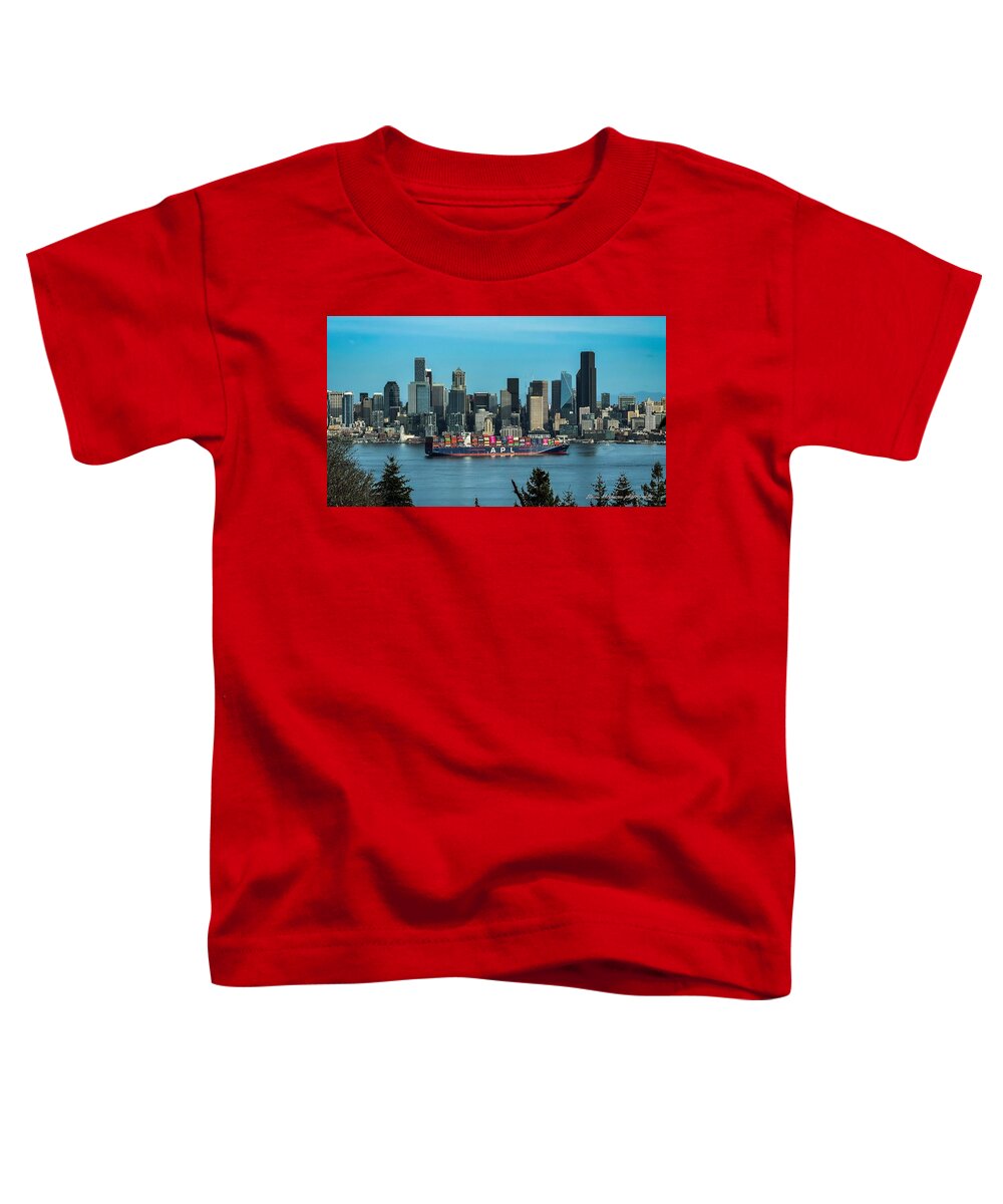 Container ship going into port - Toddler T-Shirt