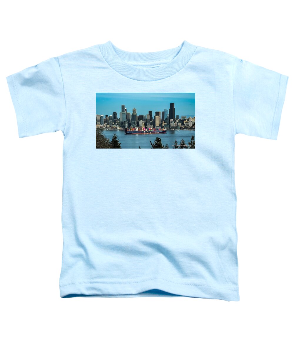 Container ship going into port - Toddler T-Shirt