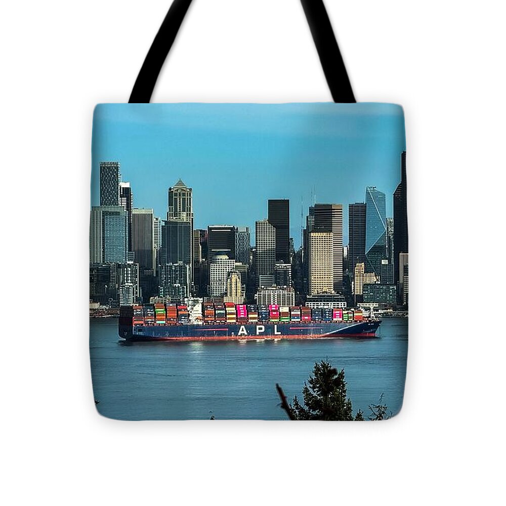 Container ship going into port - Tote Bag