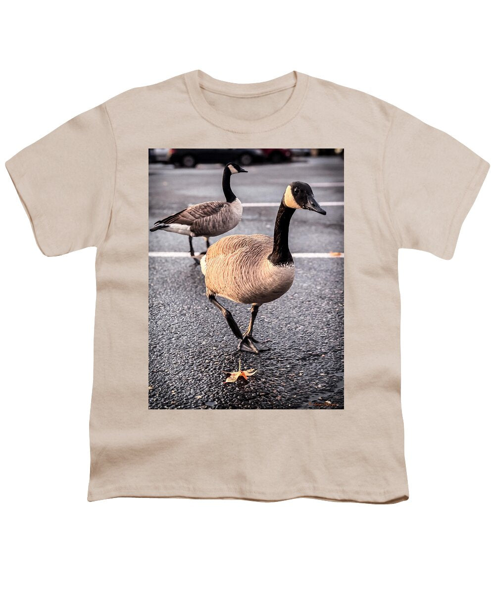 Geese in the parking lot - Youth T-Shirt
