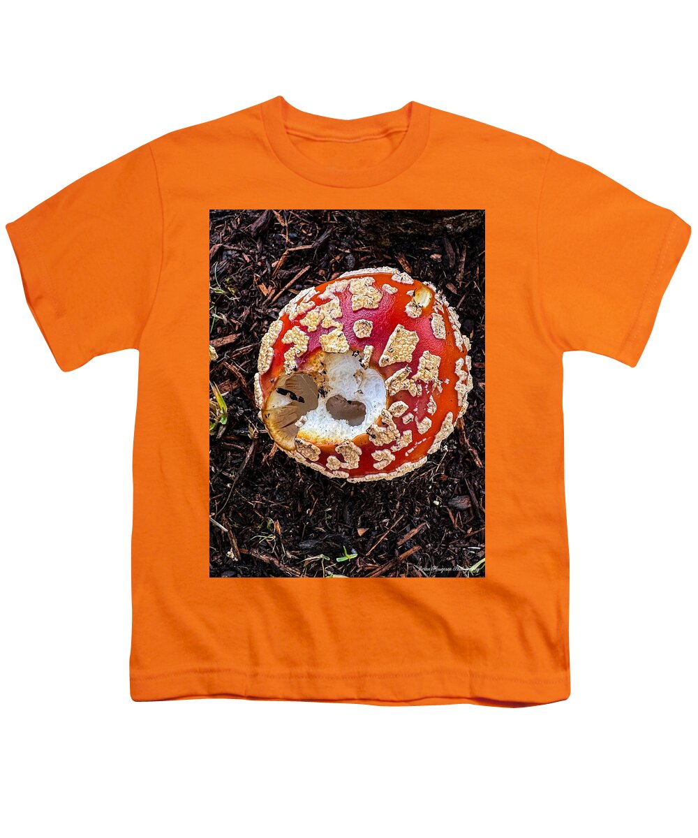 Mushroom 2 - Youth T-Shirt