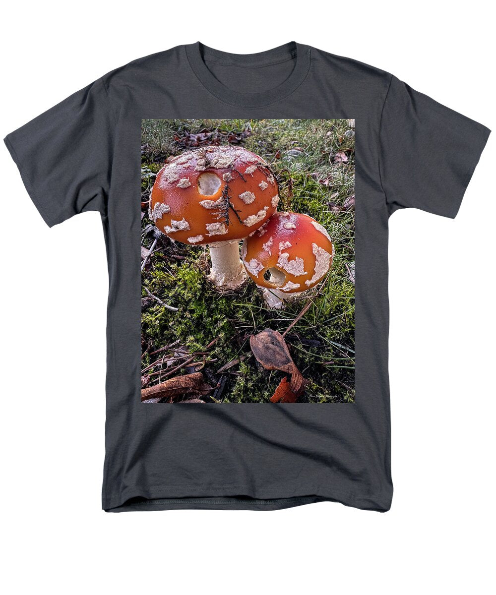 Mushrooms - Men's T-Shirt (Regular Fit)