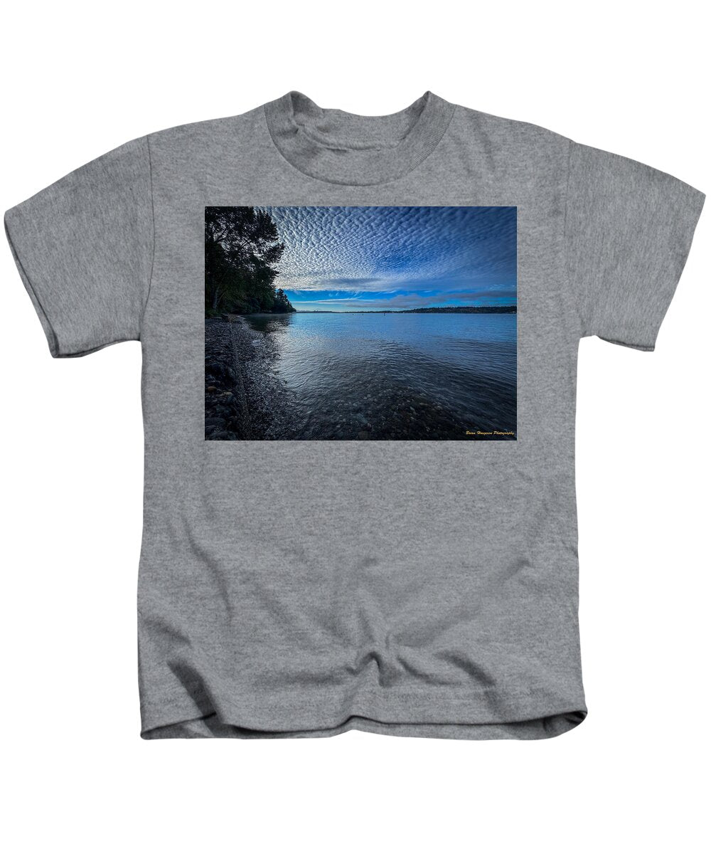 Reflection of the clouds - Kids T-Shirt
