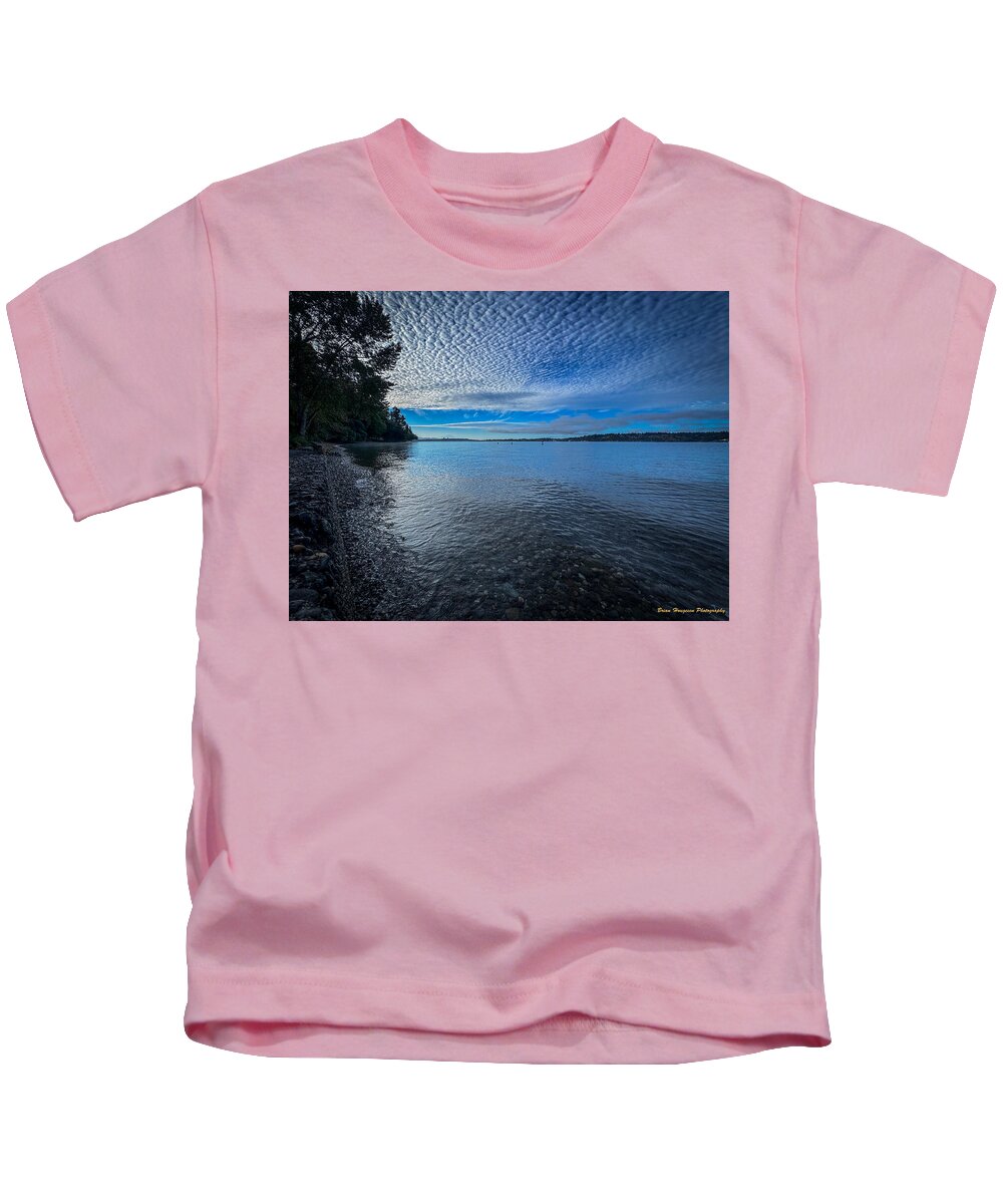 Reflection of the clouds - Kids T-Shirt