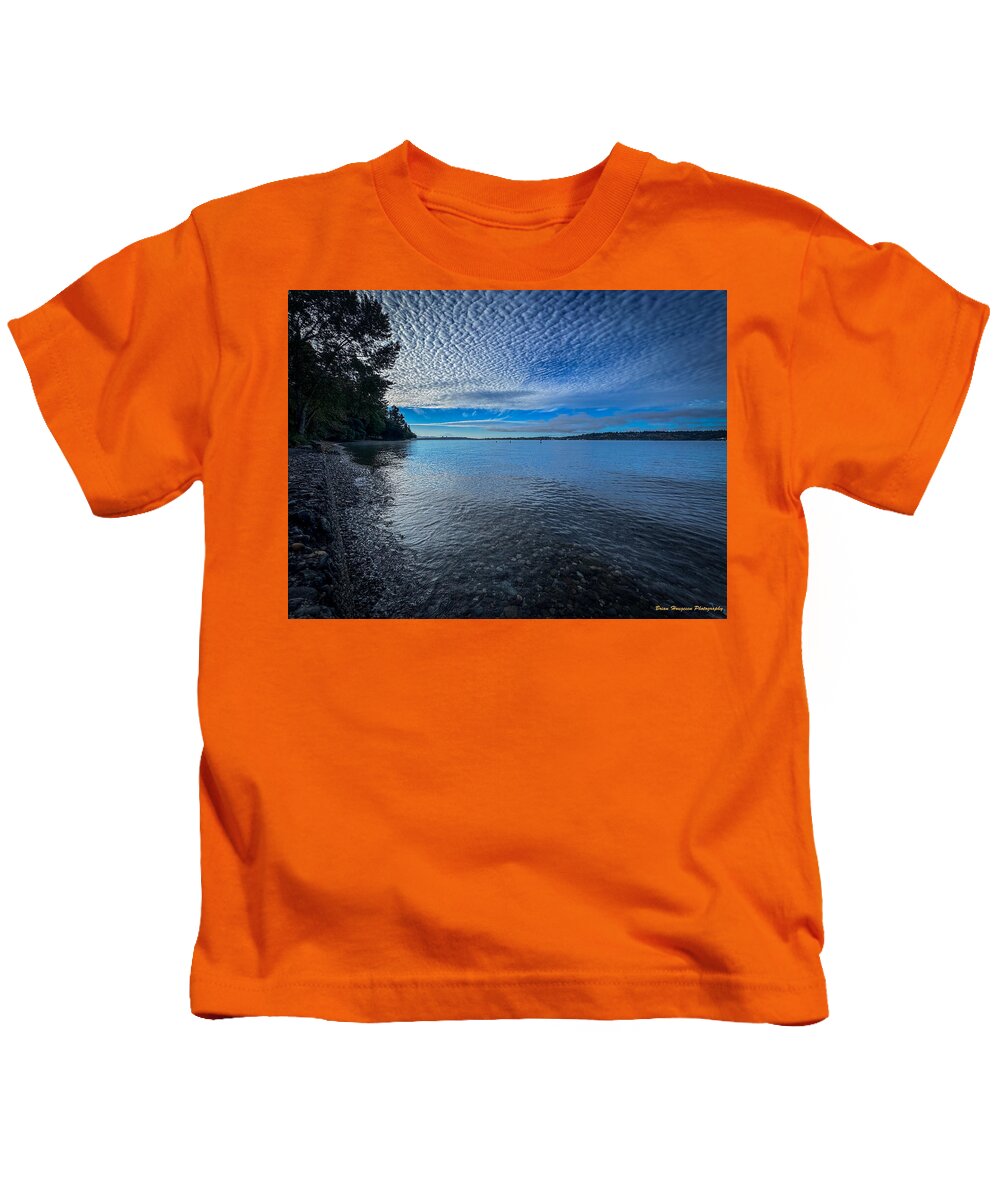 Reflection of the clouds - Kids T-Shirt