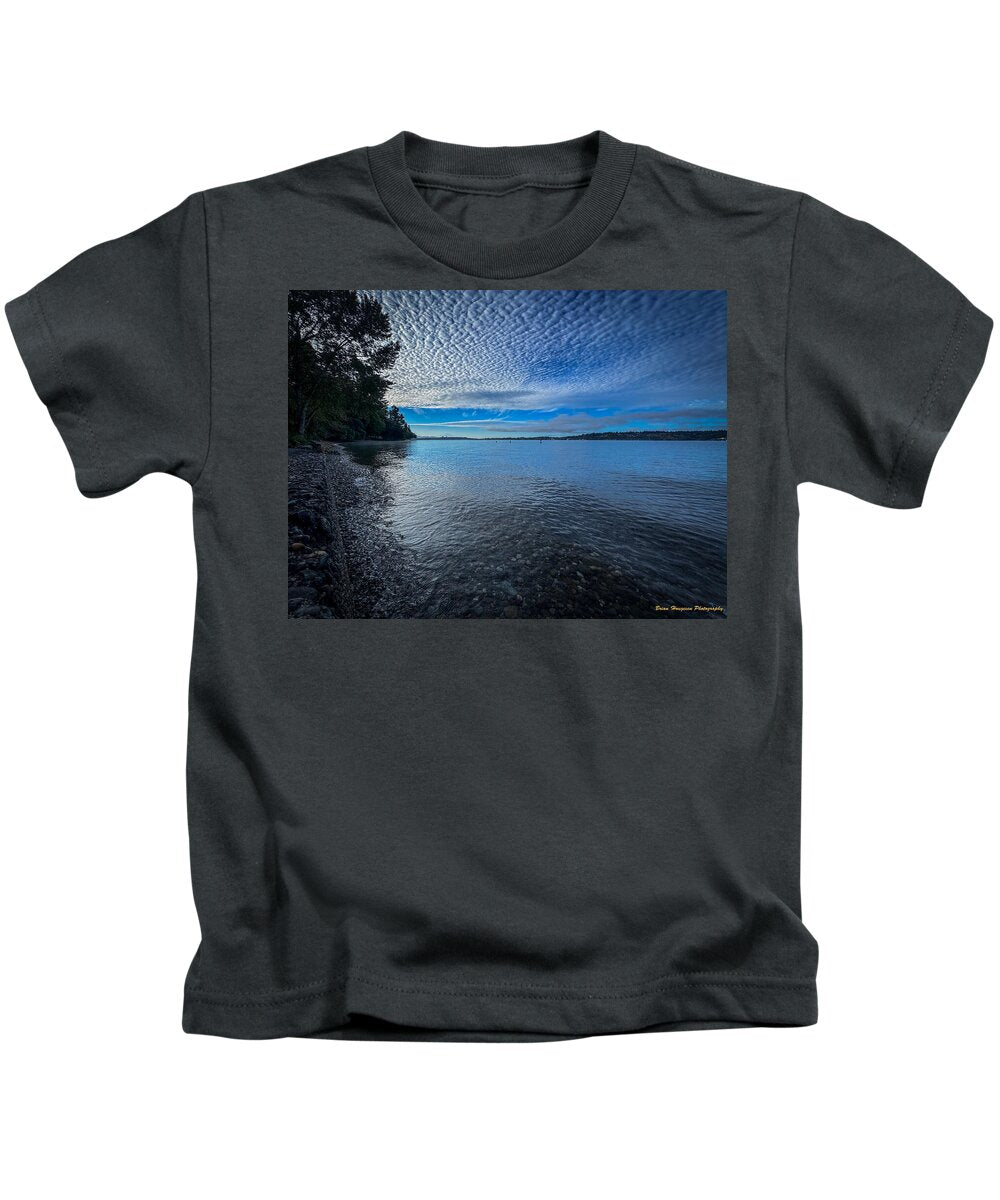 Reflection of the clouds - Kids T-Shirt