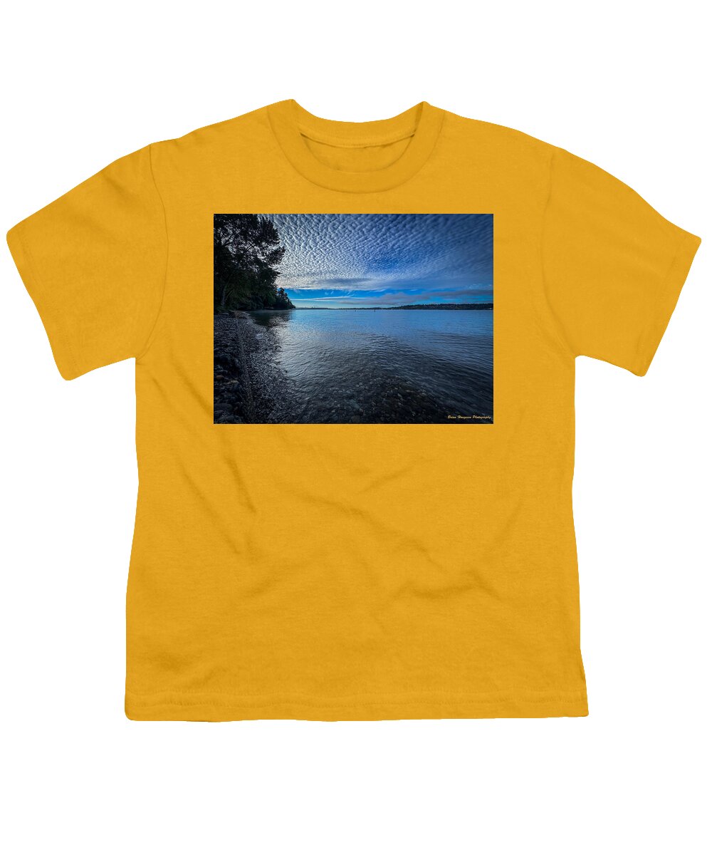 Reflection of the clouds - Youth T-Shirt