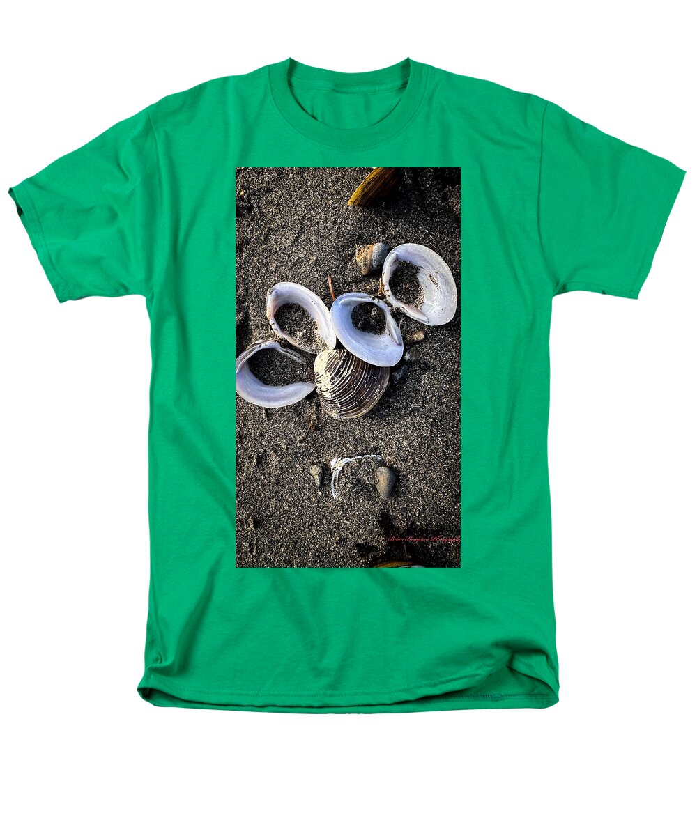 Seashells 6 - Men's T-Shirt (Regular Fit)