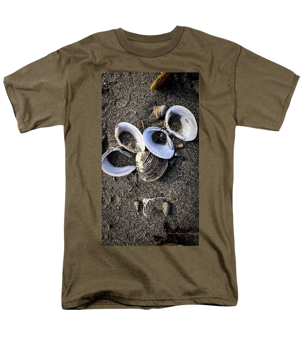 Seashells 6 - Men's T-Shirt (Regular Fit)