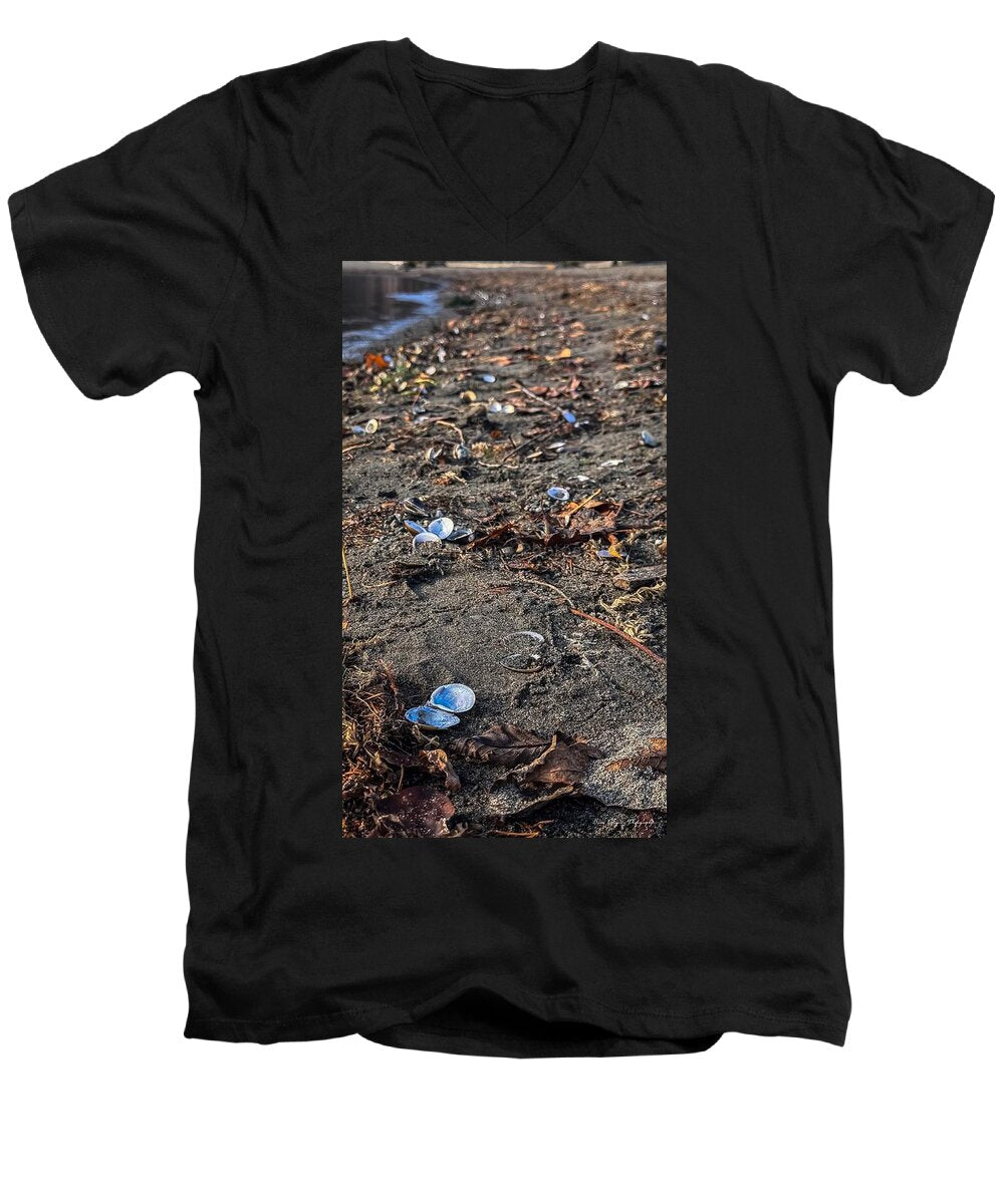Seashells on the shoreline - Men's V-Neck T-Shirt
