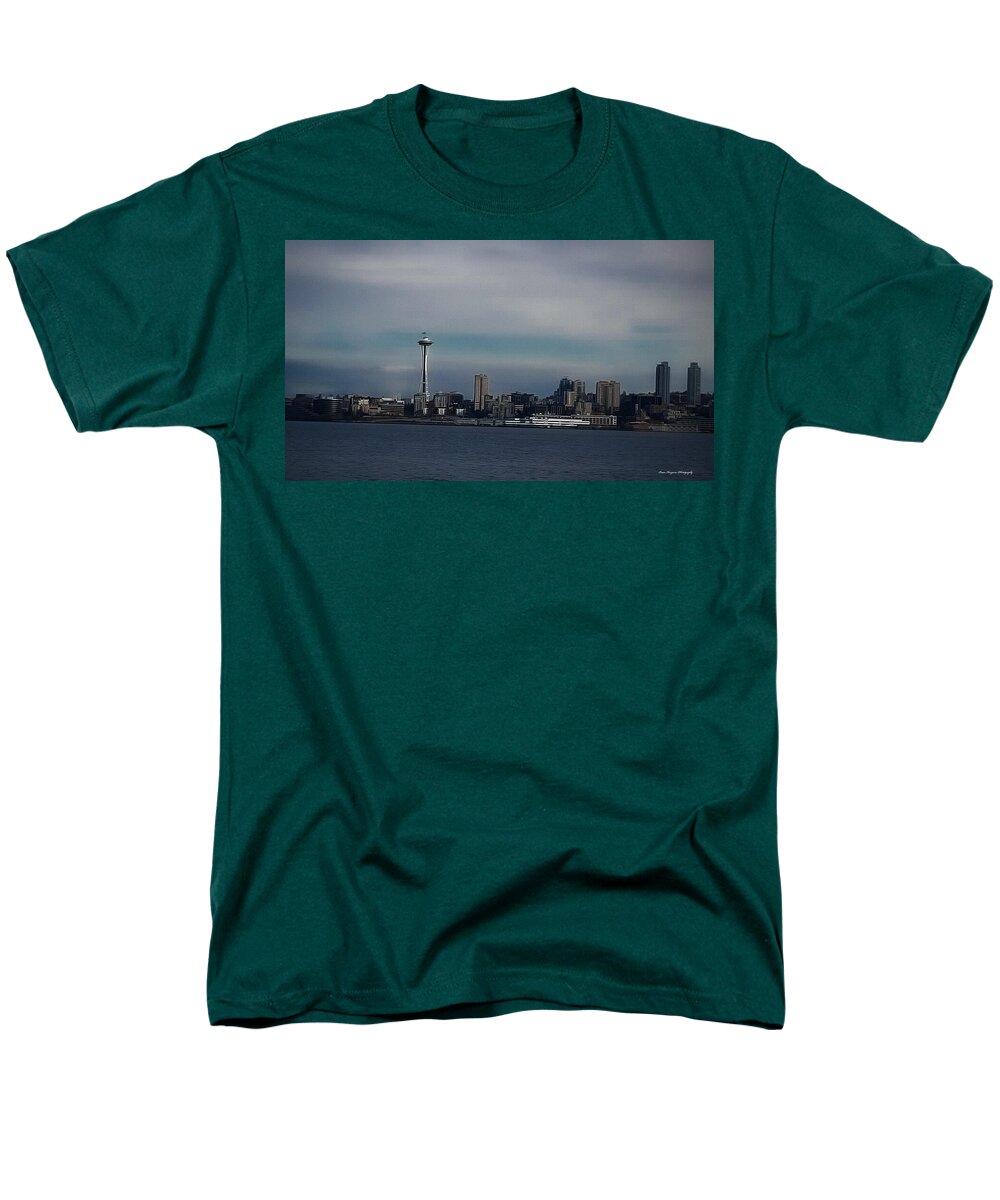 Seattle Skyline - Men's T-Shirt (Regular Fit)