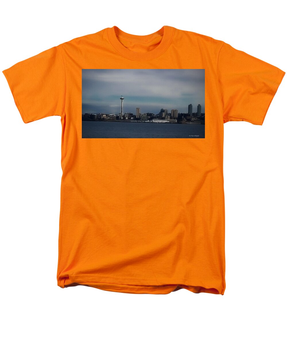 Seattle Skyline - Men's T-Shirt (Regular Fit)