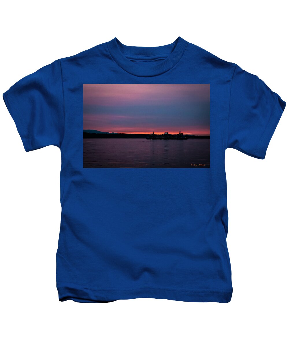 Sunset with the Ferry - Kids T-Shirt