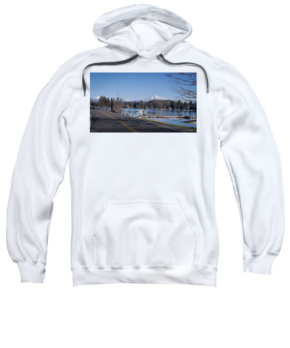 View of lake Steven - Sweatshirt
