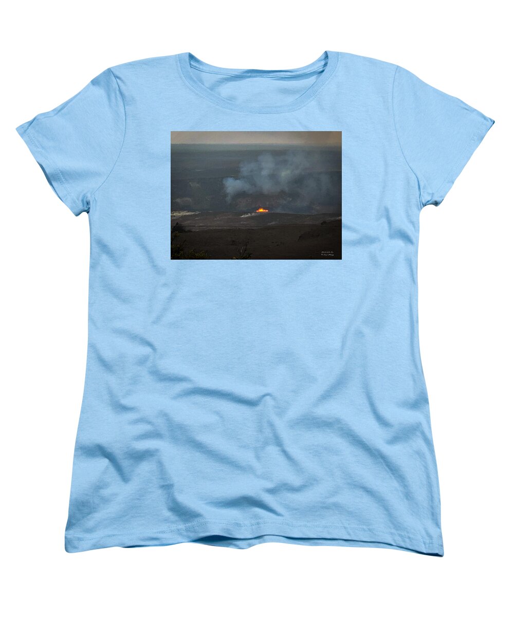 Volcano in Hawaii - Women's T-Shirt (Standard Fit)