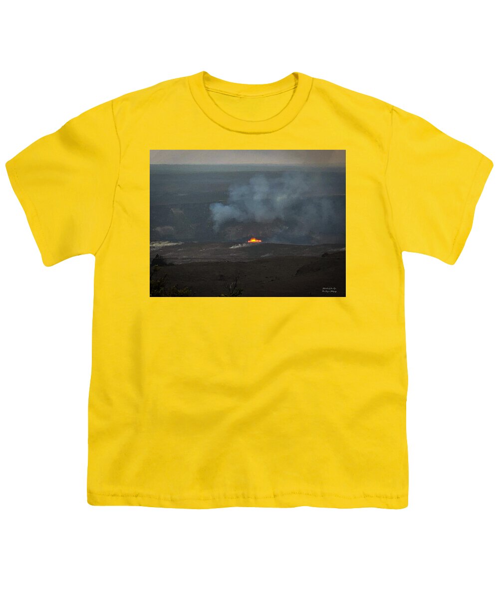 Volcano in Hawaii - Youth T-Shirt