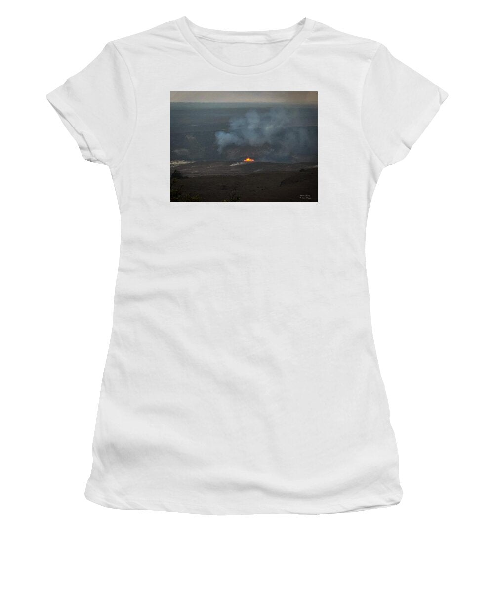 Volcano in Hawaii - Women's T-Shirt