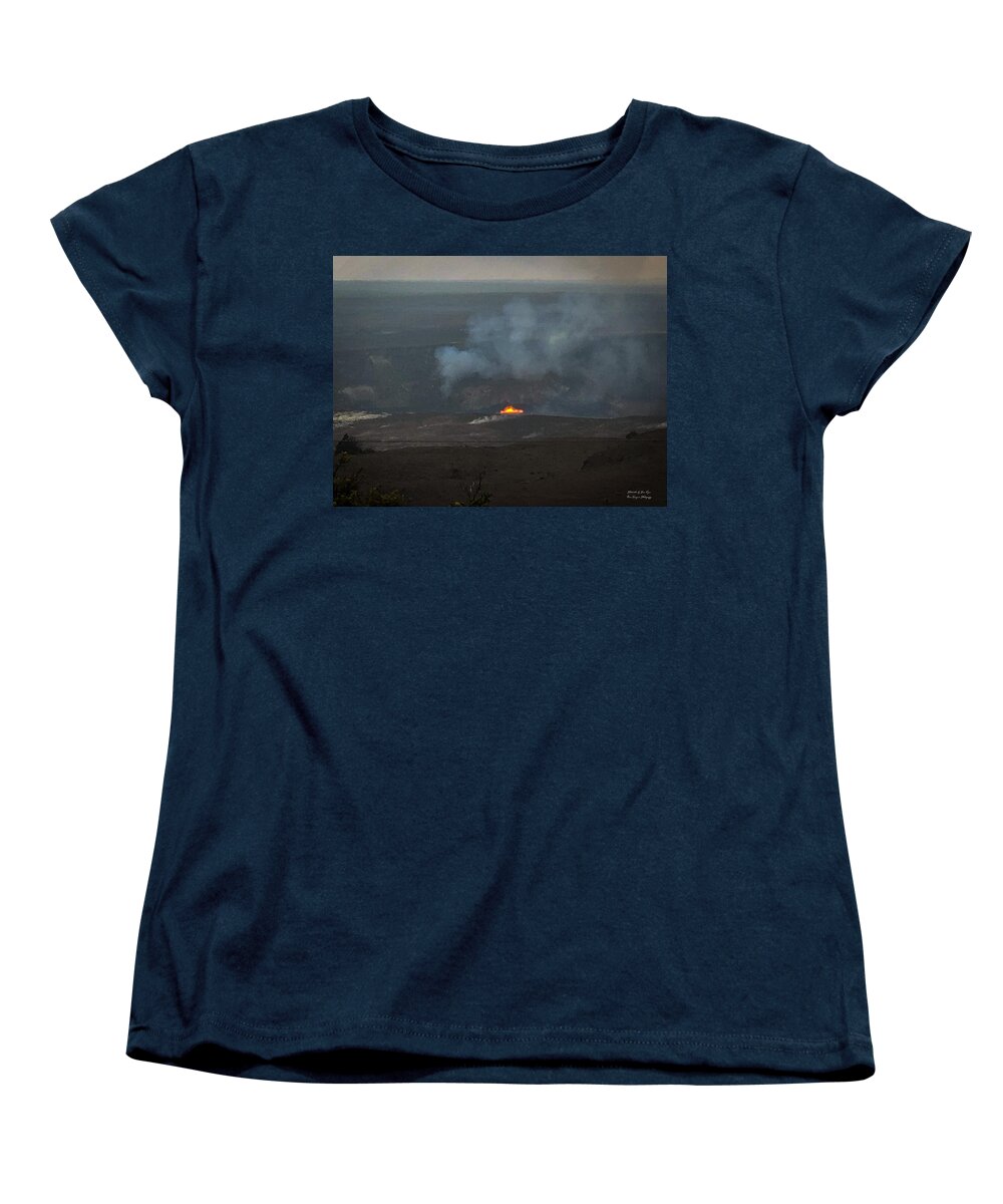 Volcano in Hawaii - Women's T-Shirt (Standard Fit)