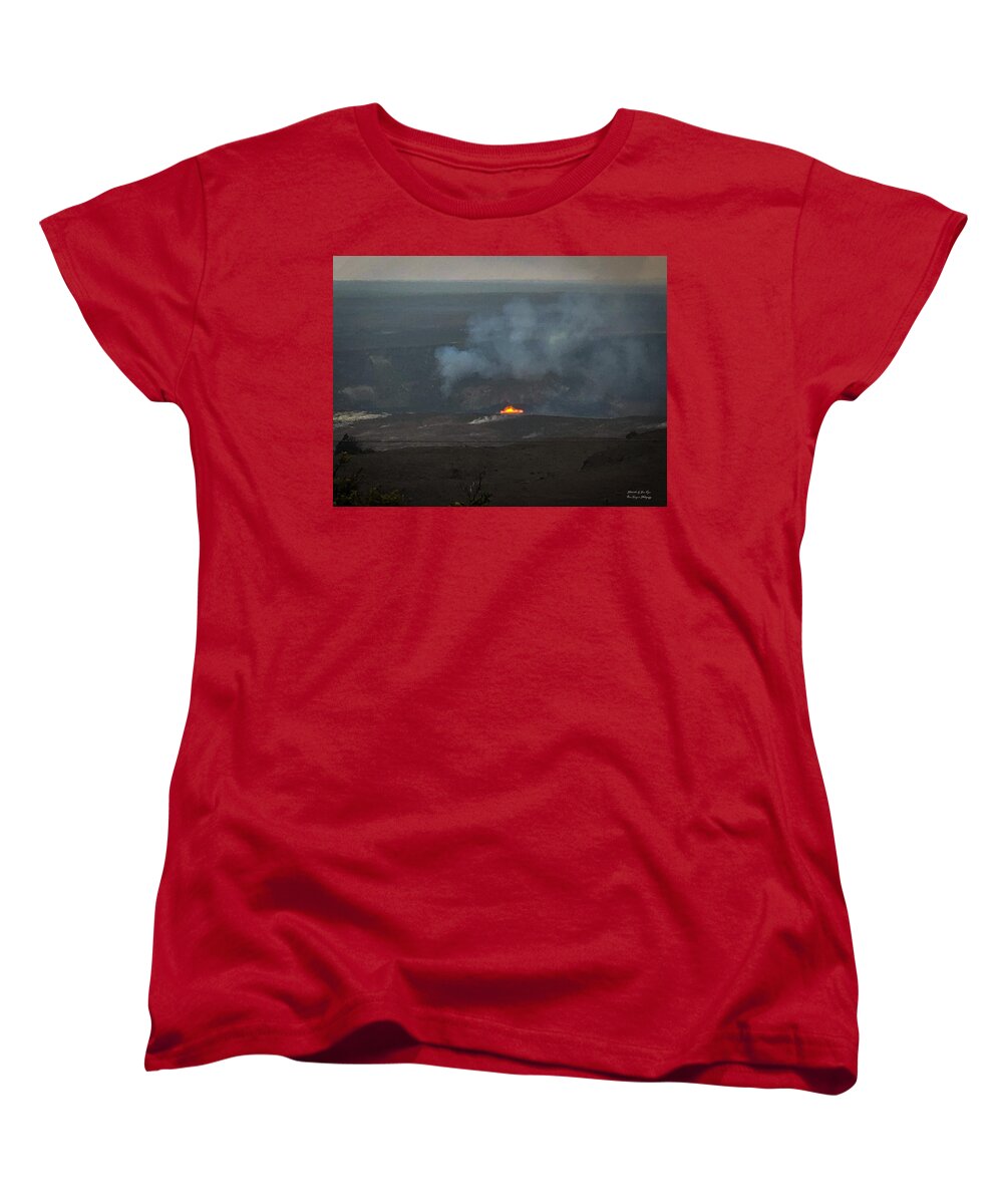 Volcano in Hawaii - Women's T-Shirt (Standard Fit)