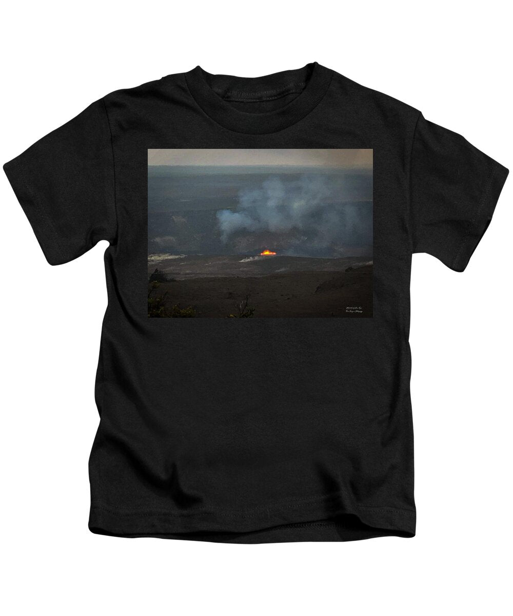 Volcano in Hawaii - Kids T-Shirt