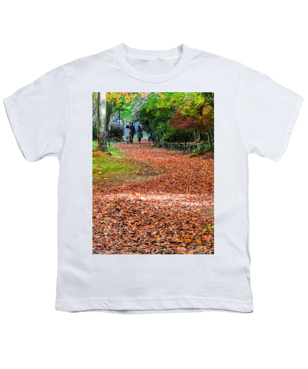 Walk along the park - Youth T-Shirt