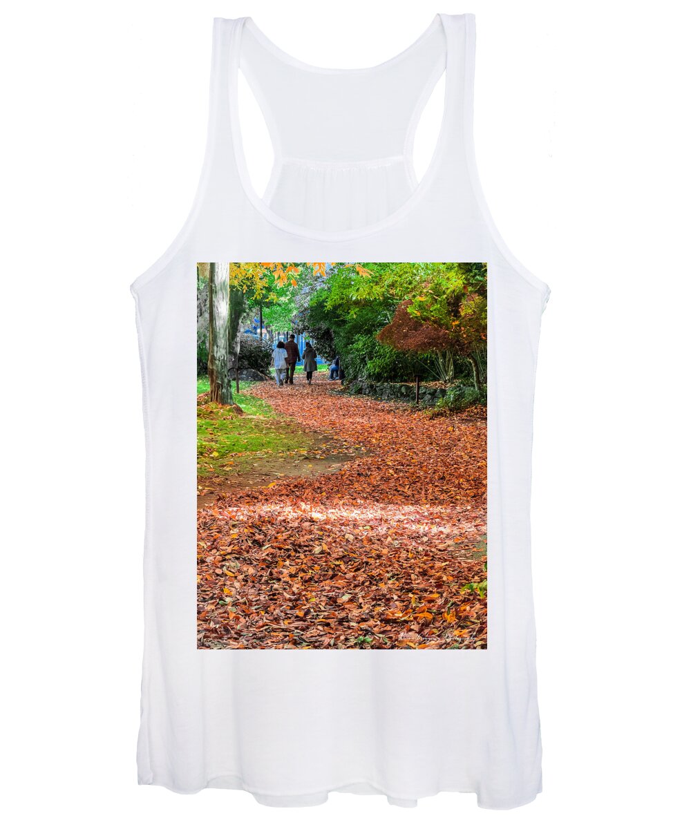 Walk along the park - Women's Tank Top