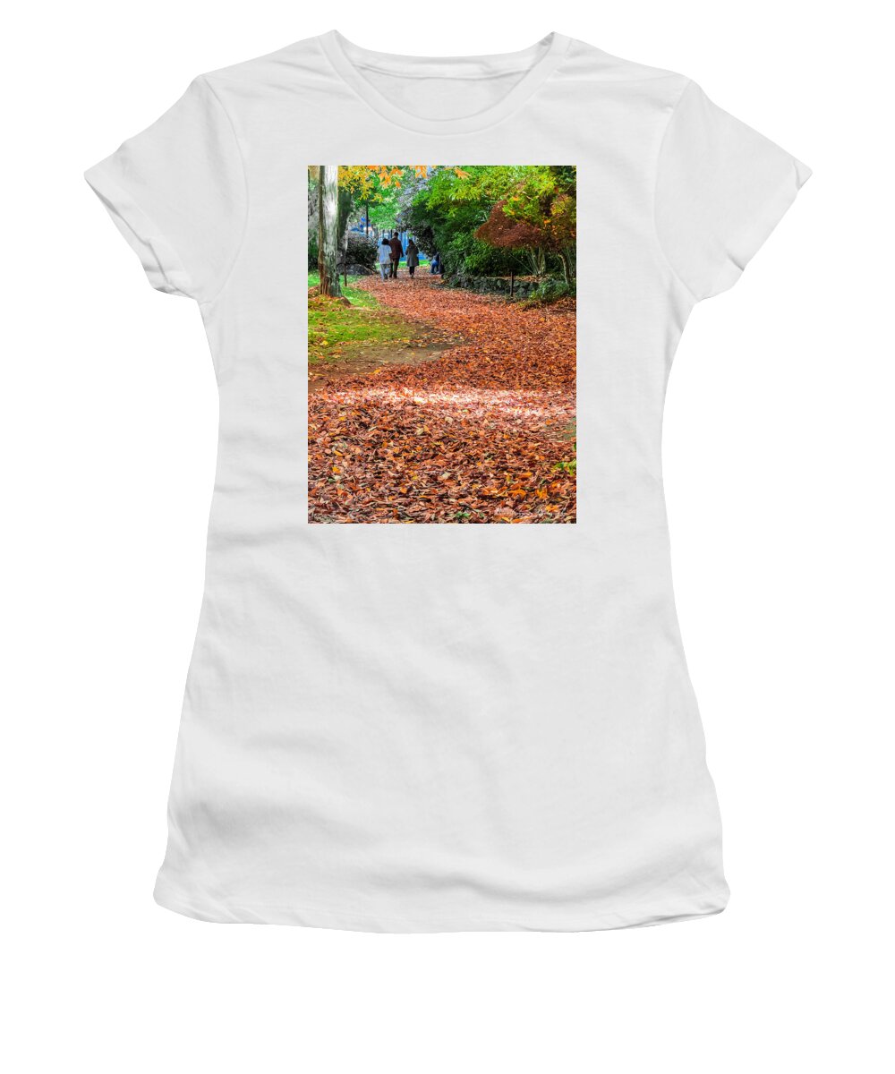 Walk along the park - Women's T-Shirt