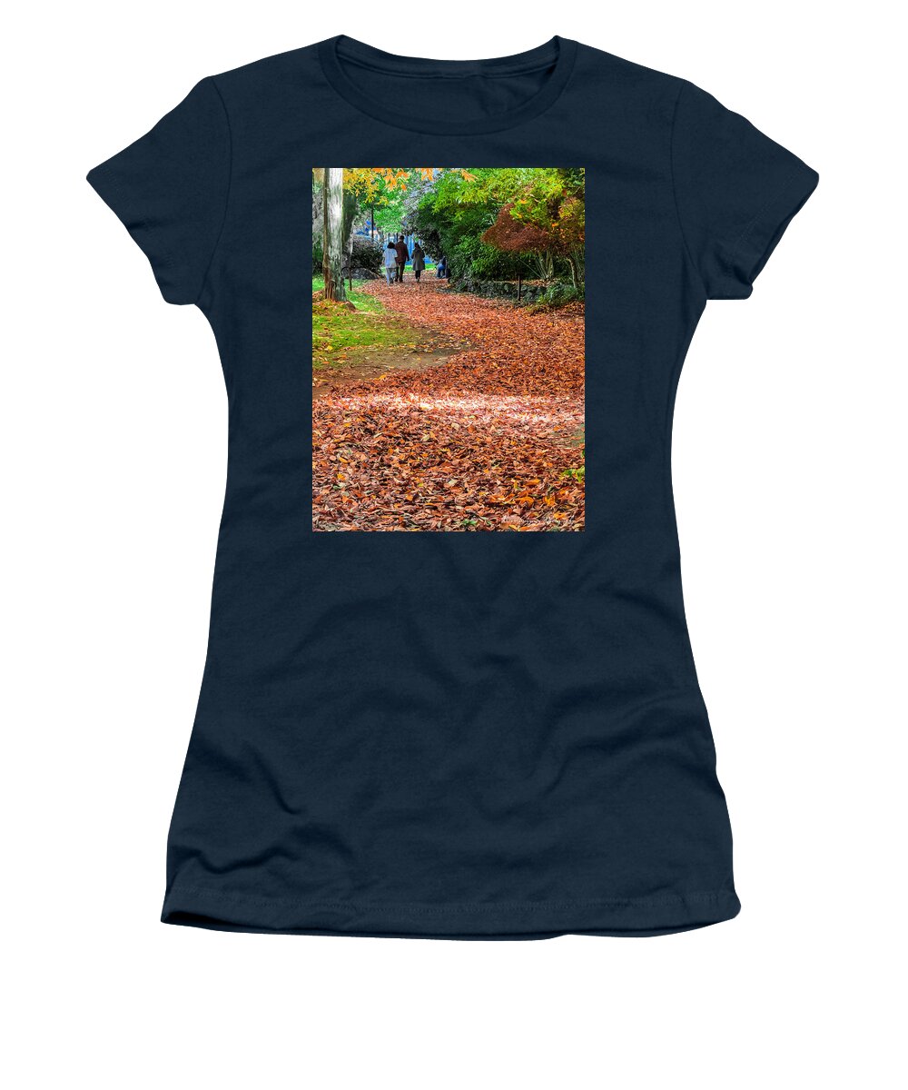 Walk along the park - Women's T-Shirt