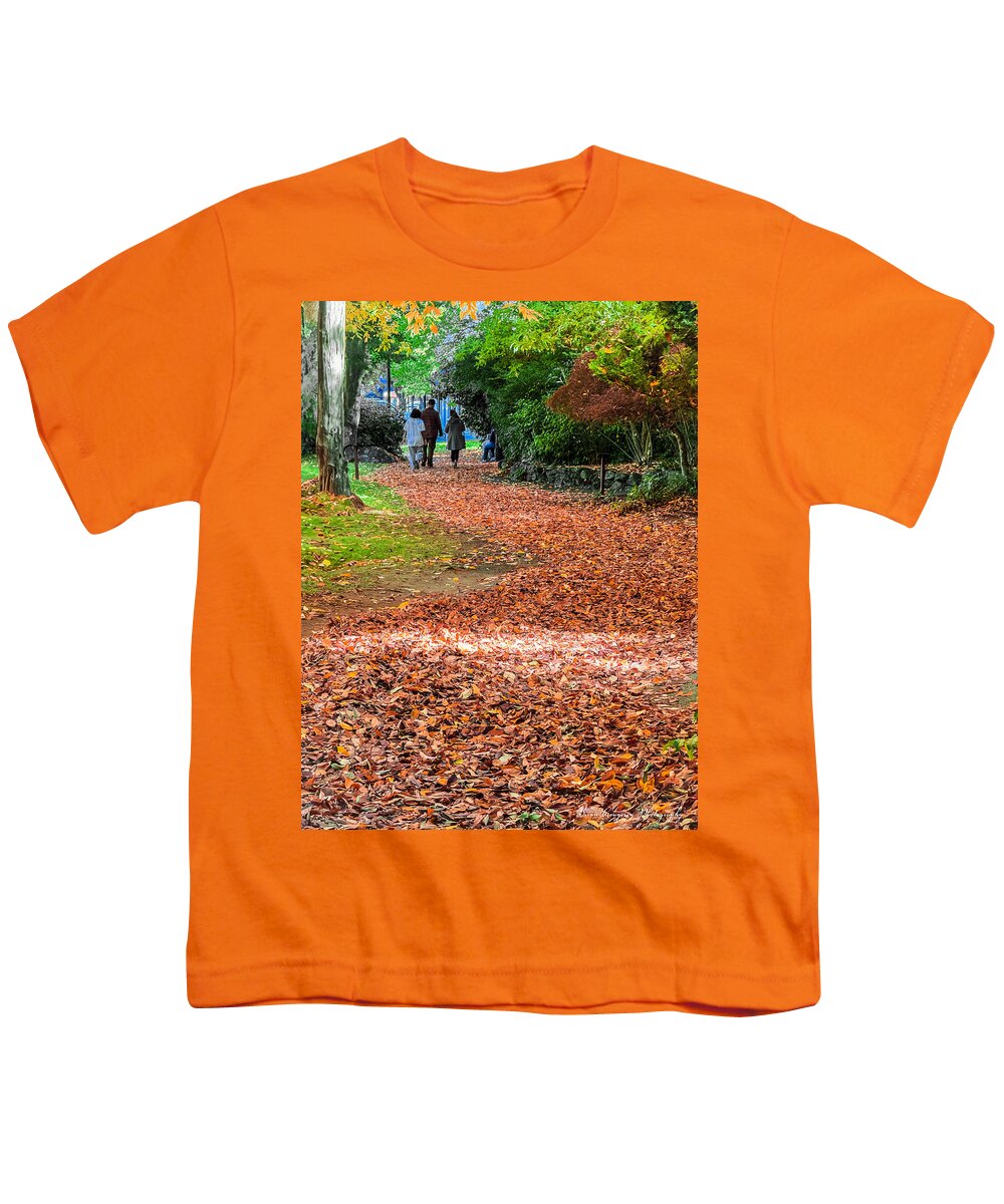 Walk along the park - Youth T-Shirt